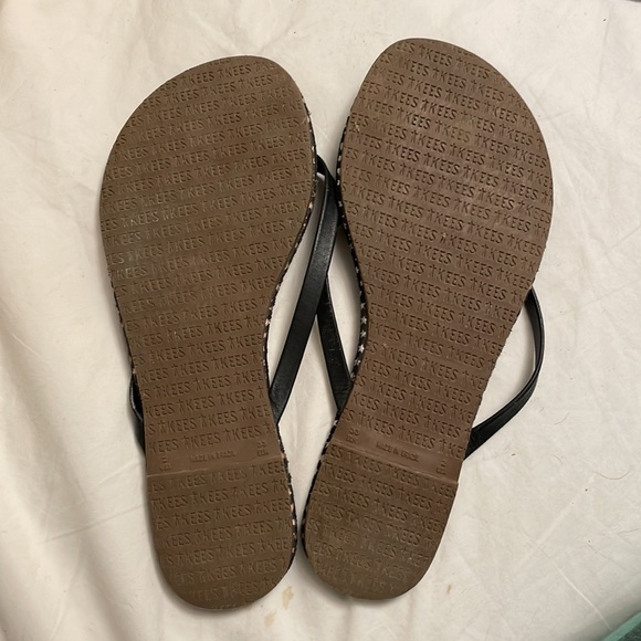 Kids TKEES flip flops. - Picture 2 of 2